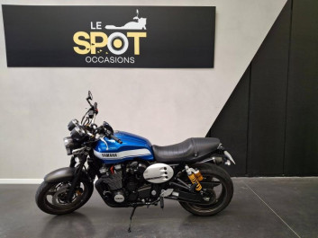 YAMAHA XJR