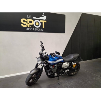YAMAHA XJR