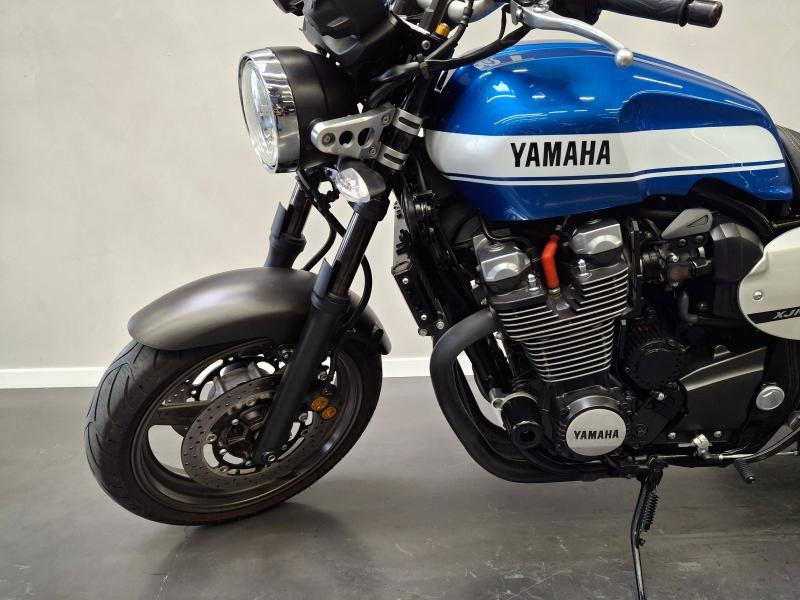 YAMAHA XJR