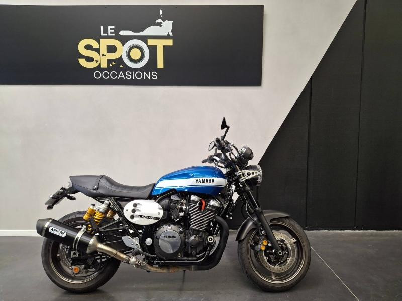 YAMAHA XJR