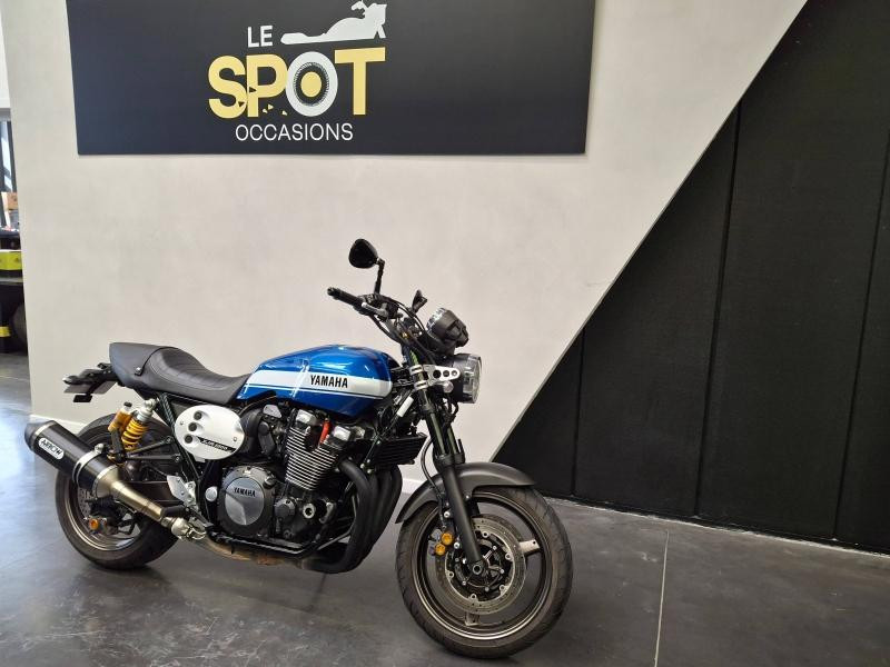 YAMAHA XJR