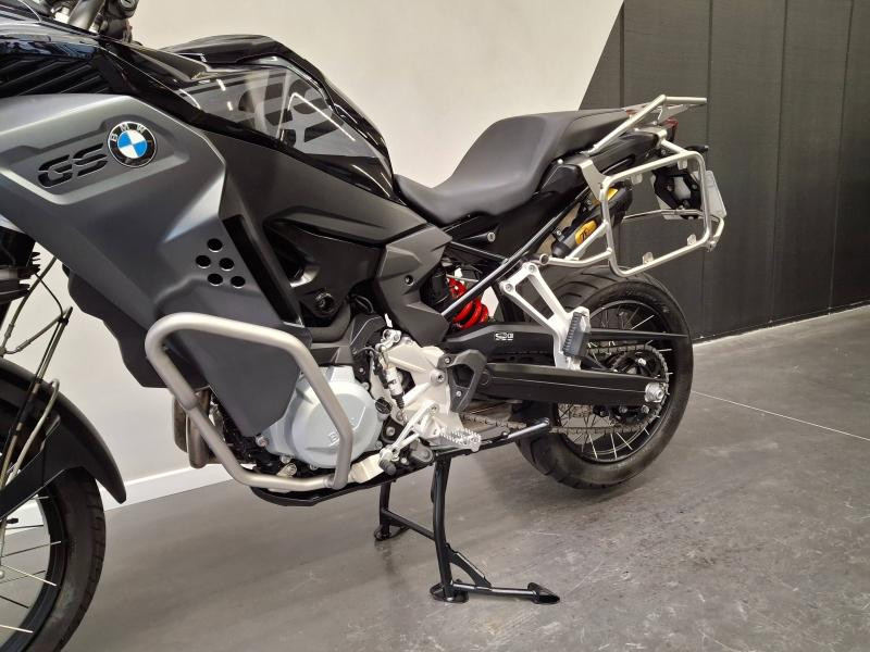 BMW F