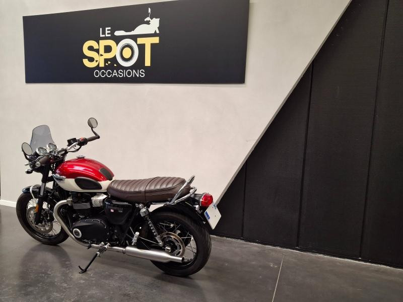 TRIUMPH Bonneville