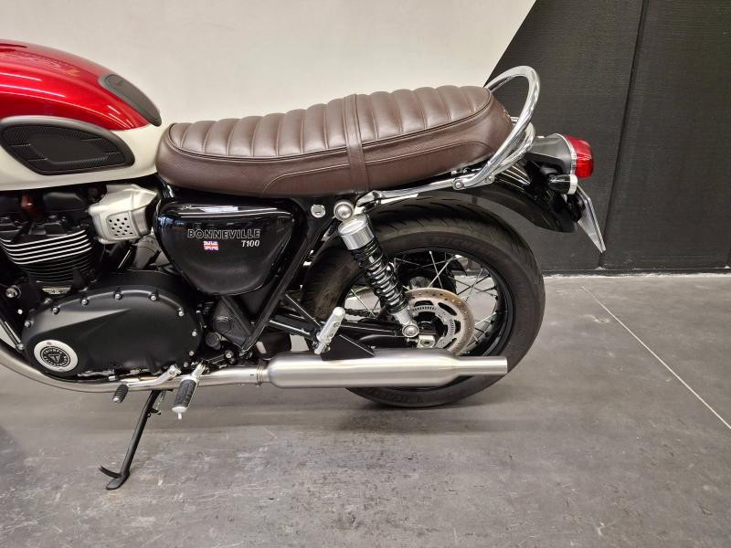TRIUMPH Bonneville