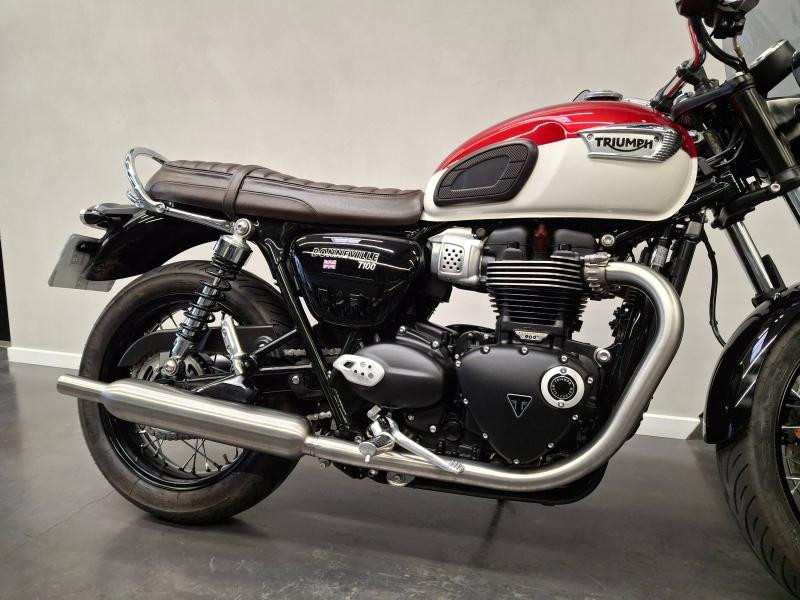 TRIUMPH Bonneville