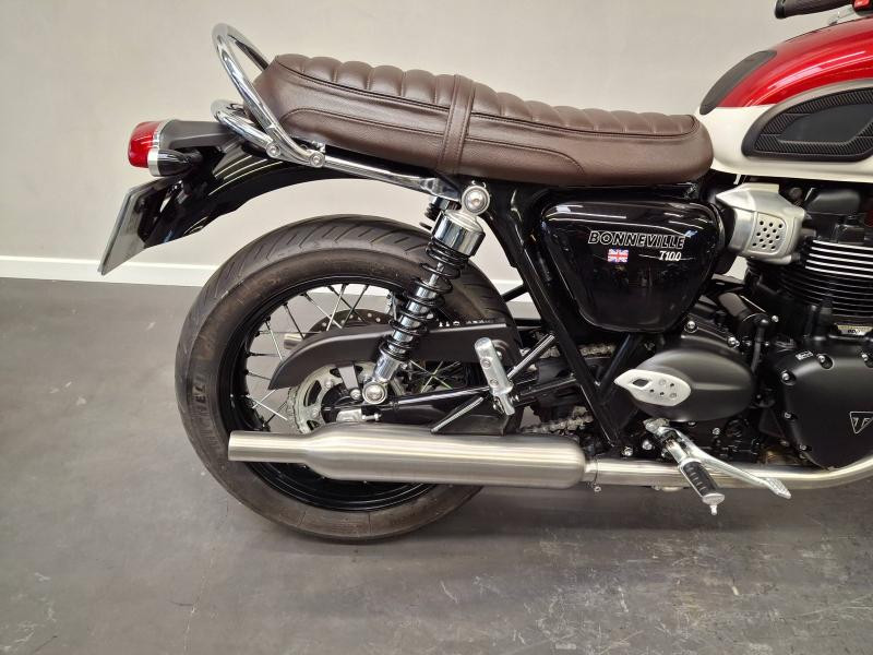 TRIUMPH Bonneville