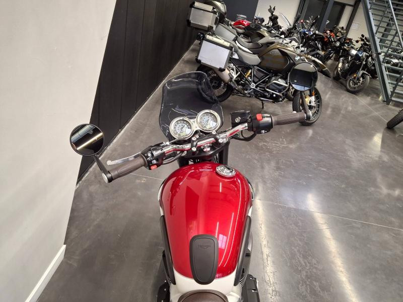 TRIUMPH Bonneville
