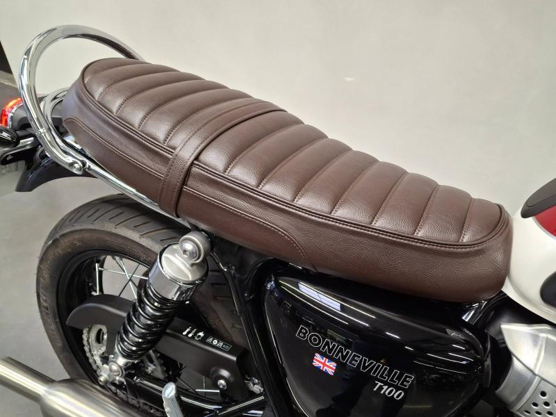 TRIUMPH Bonneville